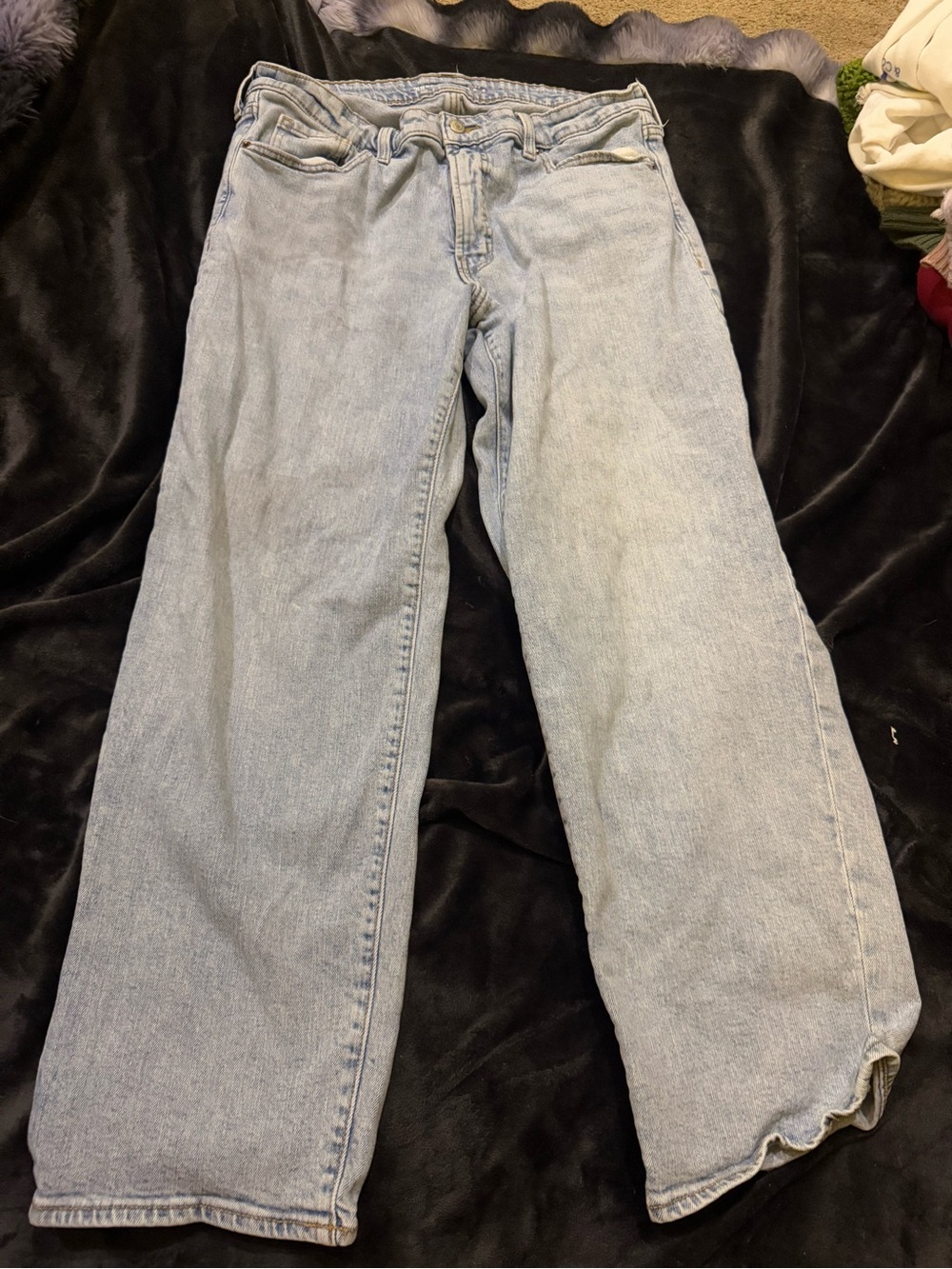 Light Wash Women’s Jeans - Classic Straight Fit